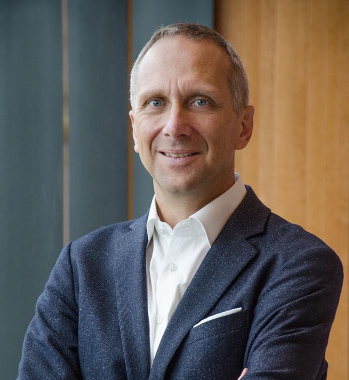 A photo of Frank Rauch.